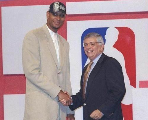 他在整周的 他在整周的